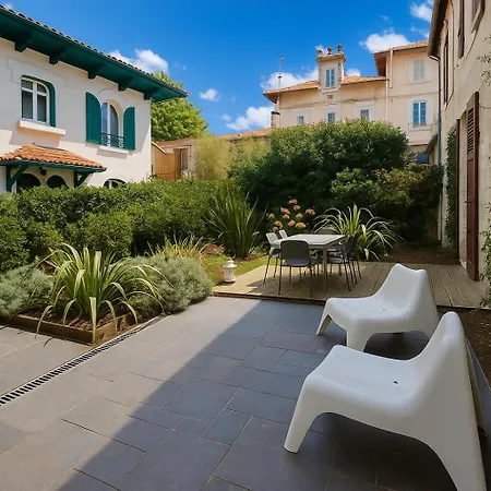 Tres Beau Et Grand T2, Jardin Et Terrasse Holiday home *